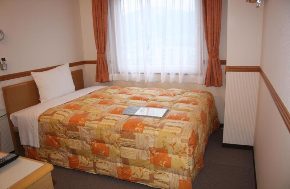 Toyoko Inn Shonan Hiratsuka Eki Kita Guchi No 2 Room photo
