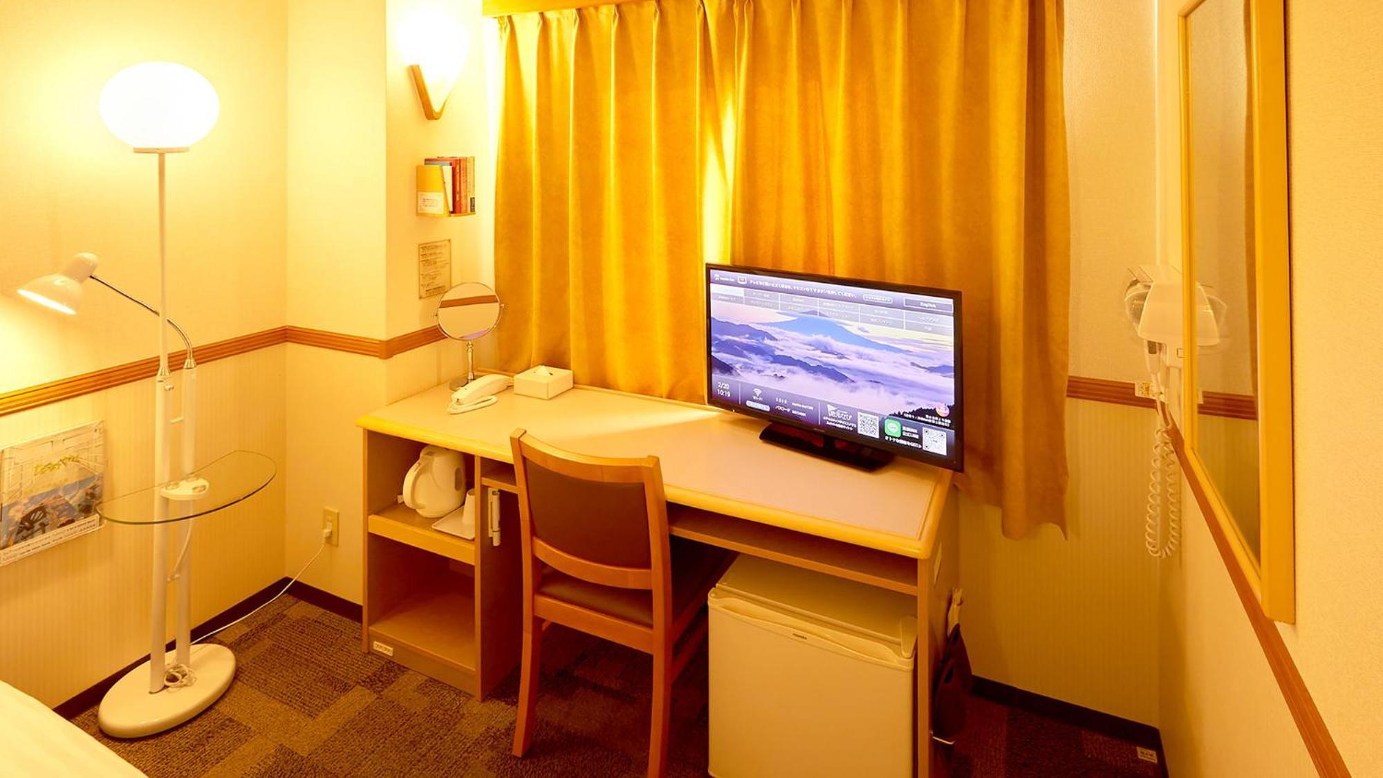 Toyoko Inn Shonan Hiratsuka Eki Kita Guchi No 2 Room photo