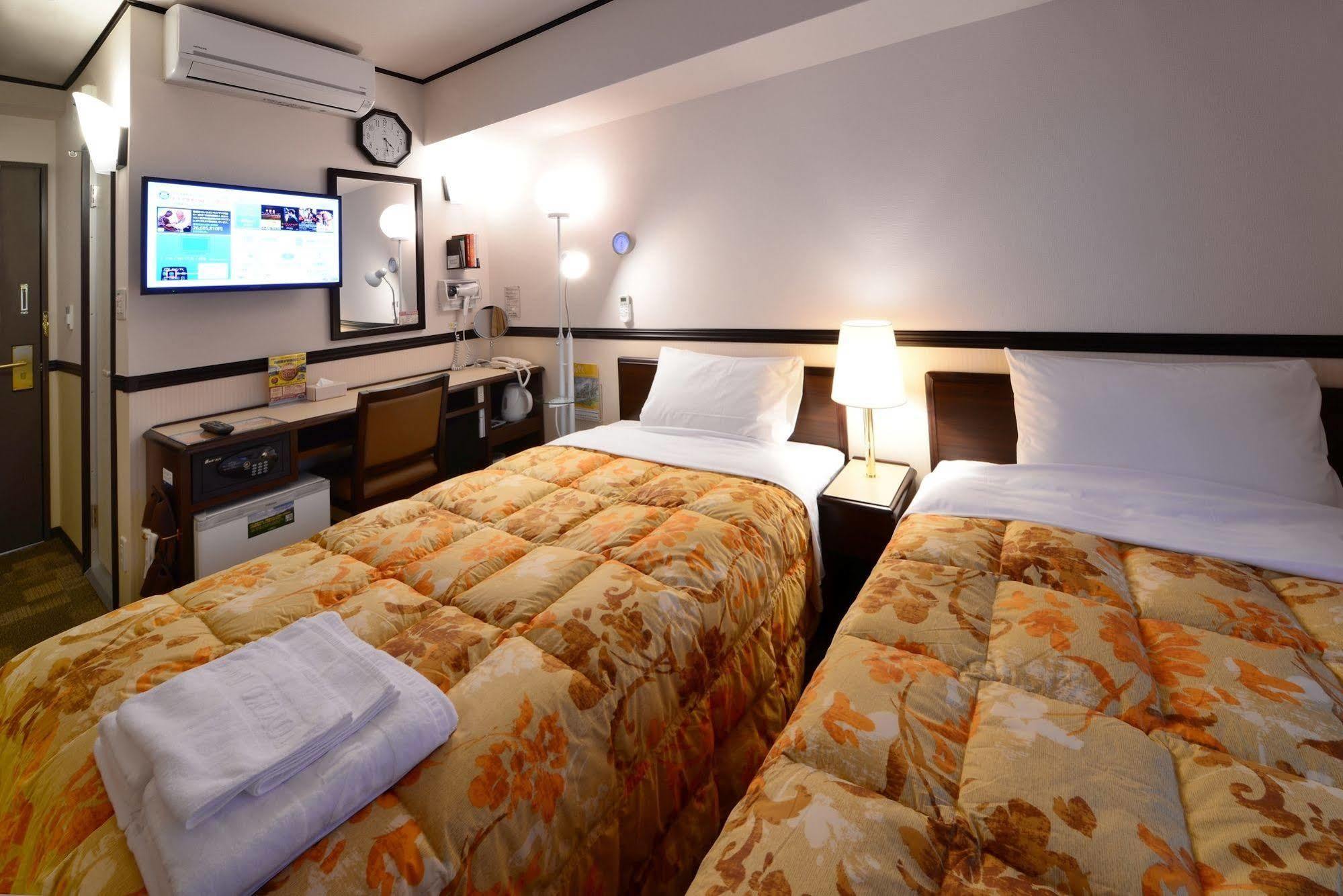 Toyoko Inn Shonan Hiratsuka Eki Kita Guchi No 2 Exterior photo